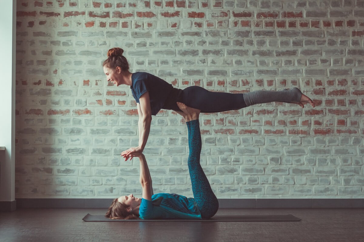 10 rzeczy, które powinieneś wiedzieć o acro yoga